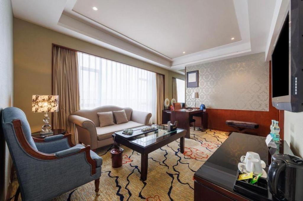 Eurasia International Hotel Dongguan  Eksteriør bilde